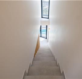 4 bedroom villa with heated pool and sea view in Vinišće, sleeps 8